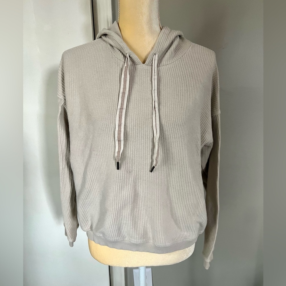 Aerie Woman’s Beige Lightweight Ribbed Athletic Pullover Hoodie Size Small